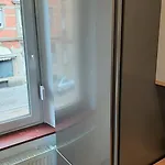 Helles, Moebliertes Zimmer In Schoener, Zentraler Wg